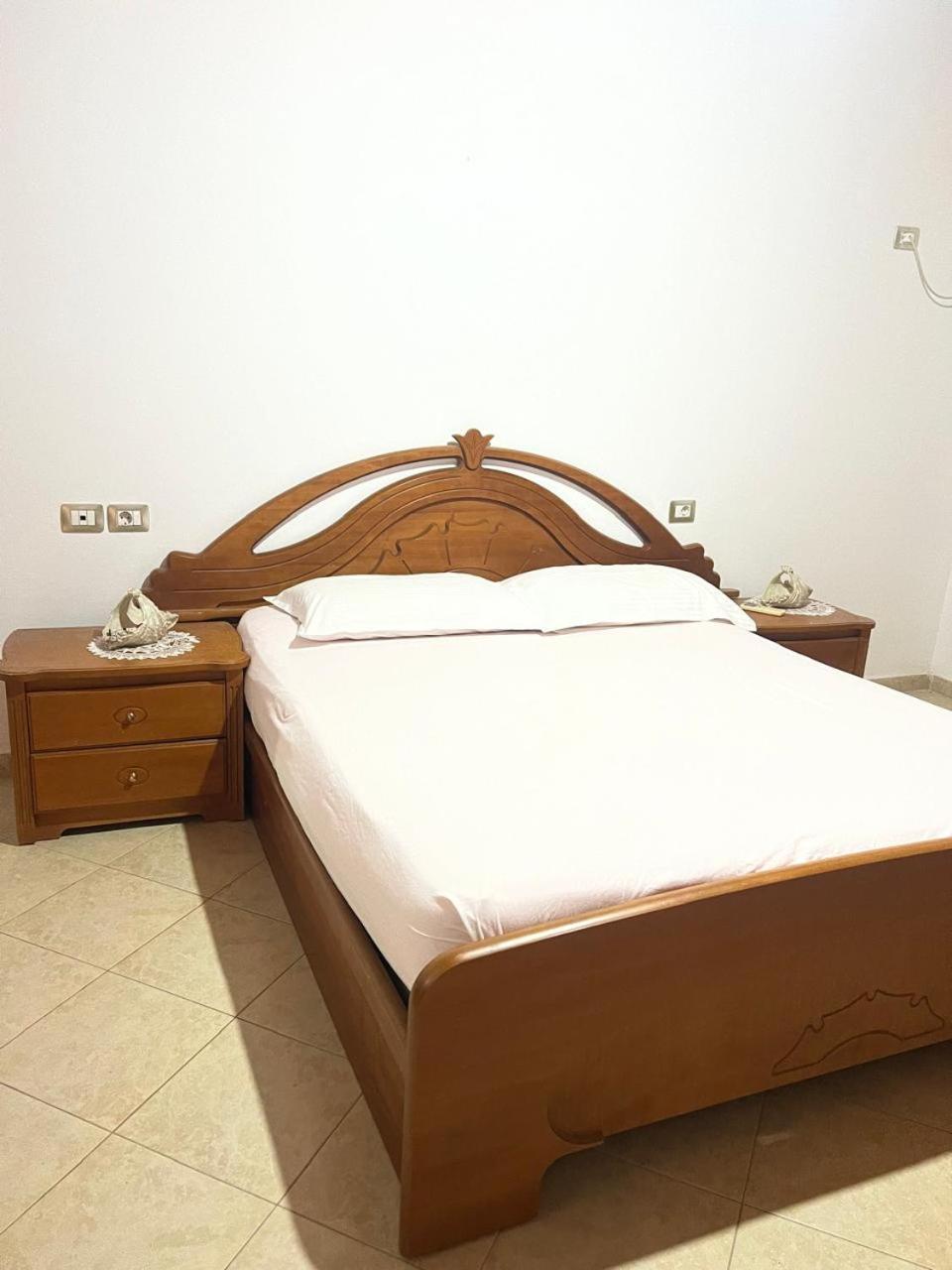 Nori House Hotel Vlore Luaran gambar