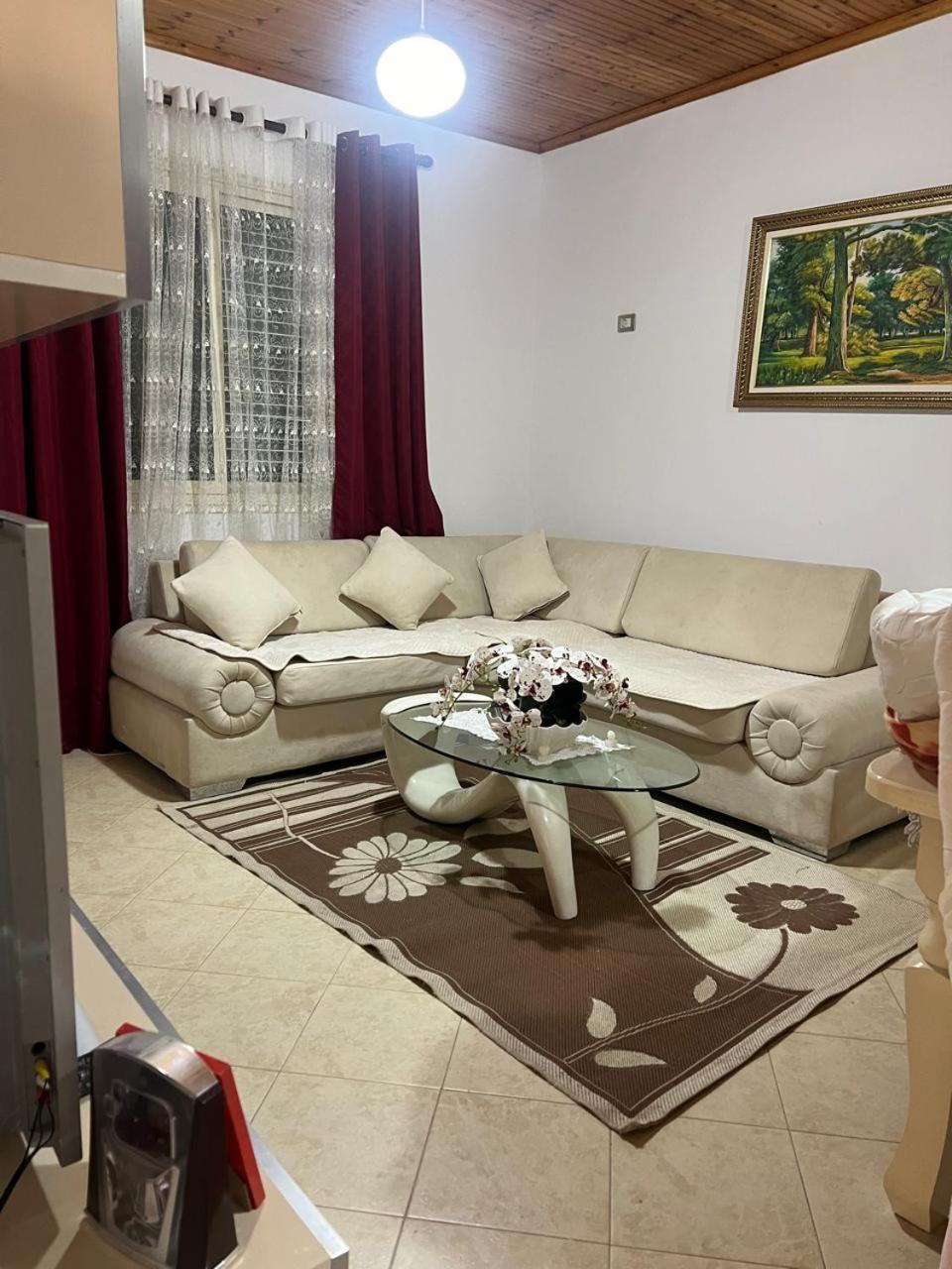 Nori House Hotel Vlore Luaran gambar