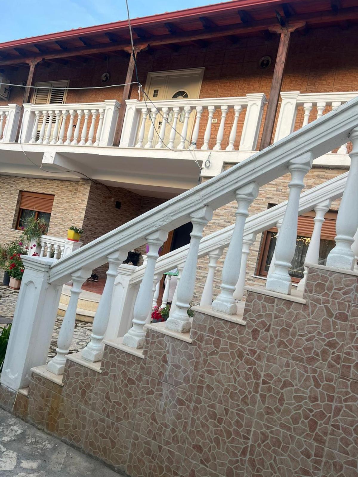 Nori House Hotel Vlore Luaran gambar