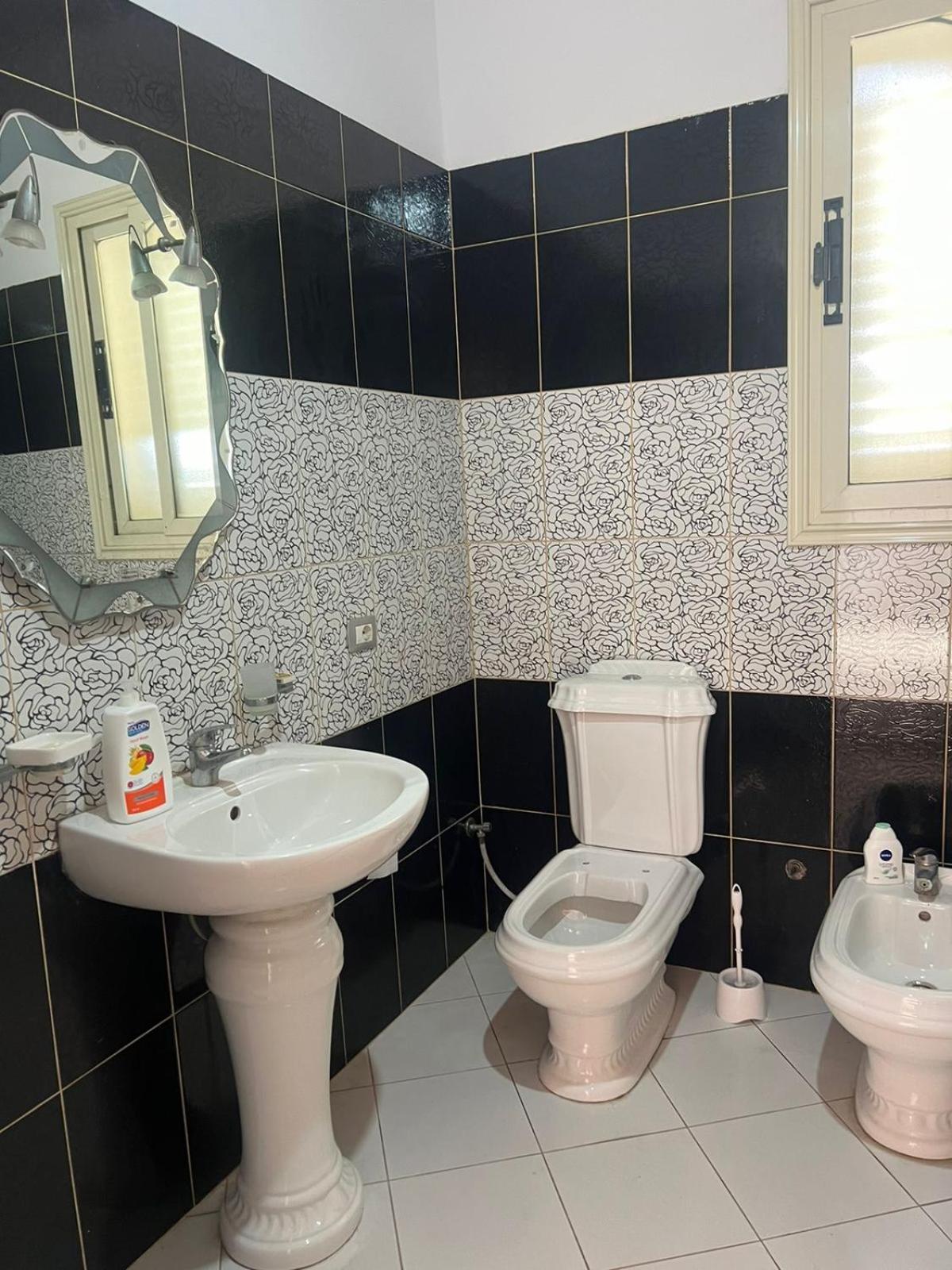 Nori House Hotel Vlore Luaran gambar